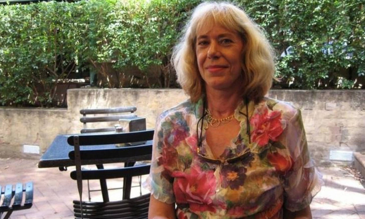 Πλήρωσε 100.000 δολάρια για ένα friend request! (photos)