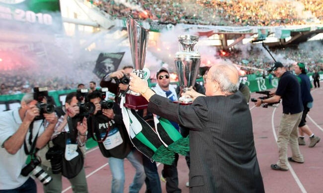 Οι οπαδοί του Παναθηναϊκού στο τελευταίο αντίο στον Θανάση Γιαννακόπουλο