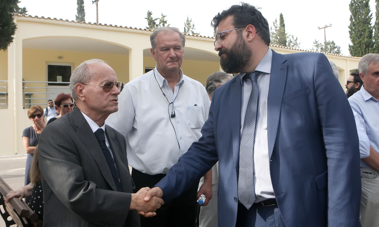 Ο Γιώργος Βασιλειάδης στη Μητρόπολη για τον Θανάση Γιαννακόπουλο (video)