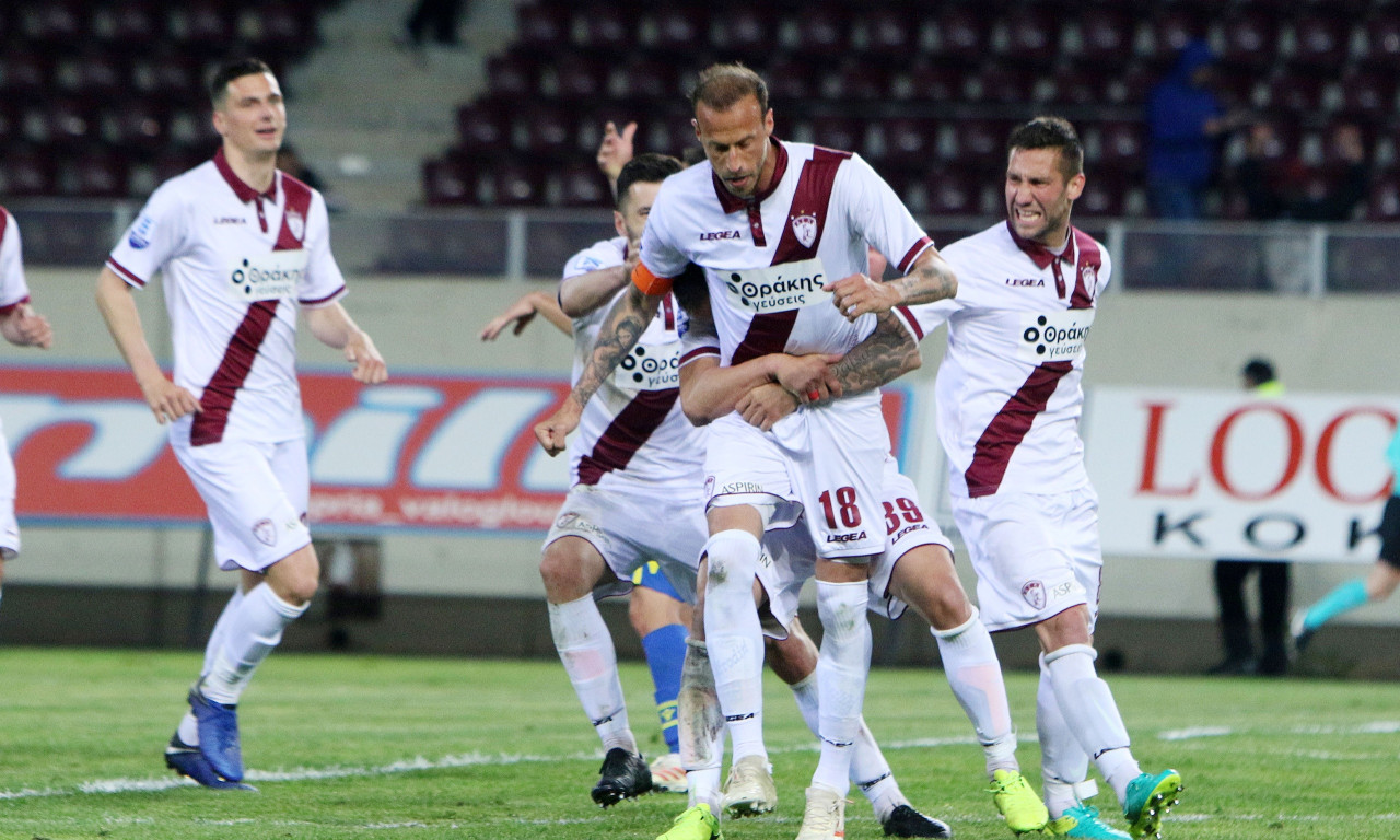 ΑΕΛ-Αστέρας Τρίπολης: Η συγκινητική αφιέρωση του Μόρα (photos)