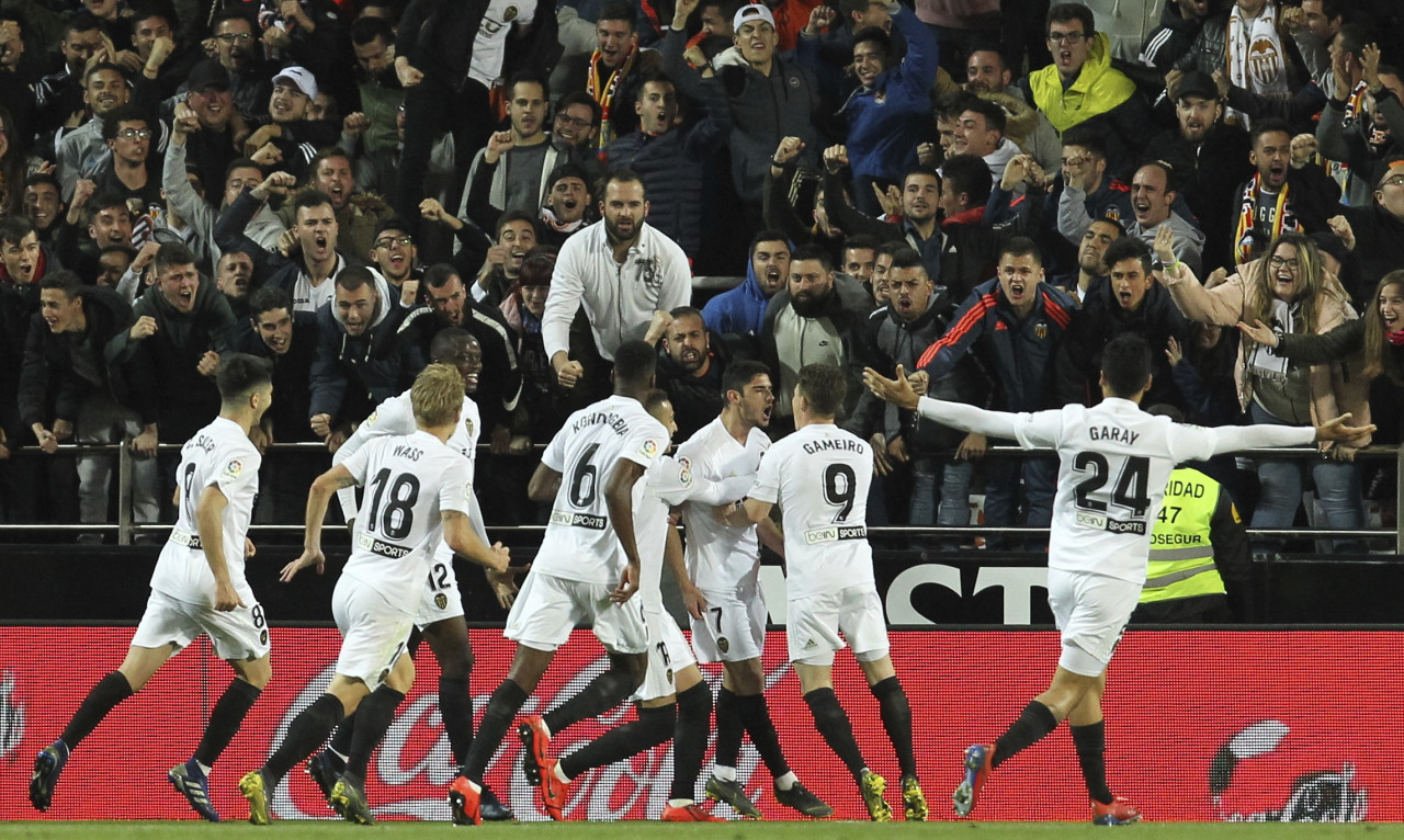 Διέλυσε την Ρεάλ και κουνάει «σεντόνι» η Βαλένθια (videos+photos)