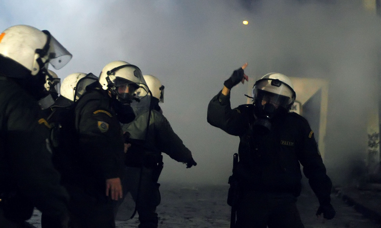 Βίντεο από τις σκληρές συμπλοκές οπαδών ΠΑΟΚ και Άρη