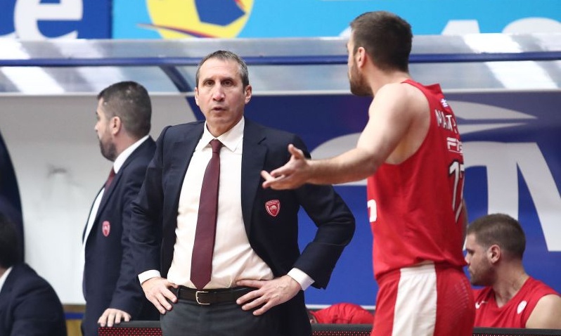 Ολυμπιακός: Δεν έκανε δηλώσεις ο Μπλατ, τα έβαλαν με τους διαιτητές οι Πειραιώτες (photos)