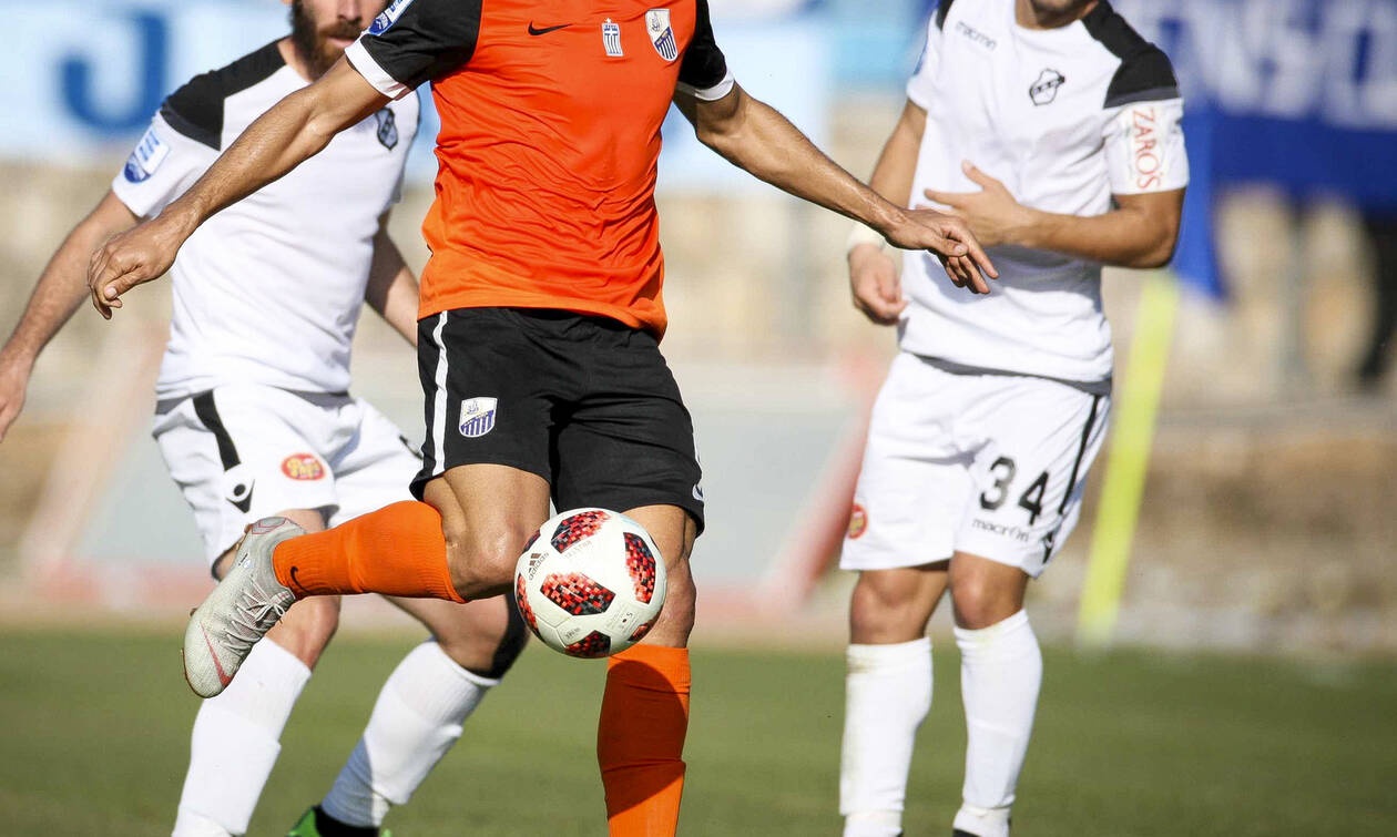 Τροχαίο – σοκ για πασίγνωστο ποδοσφαιριστή: «Θρύψαλα» το αμάξι του (pics)