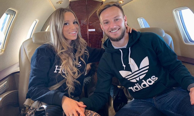 Ράκιτιτς-Ρακέλ: Γυμνοί στο τζακούζι (pic)