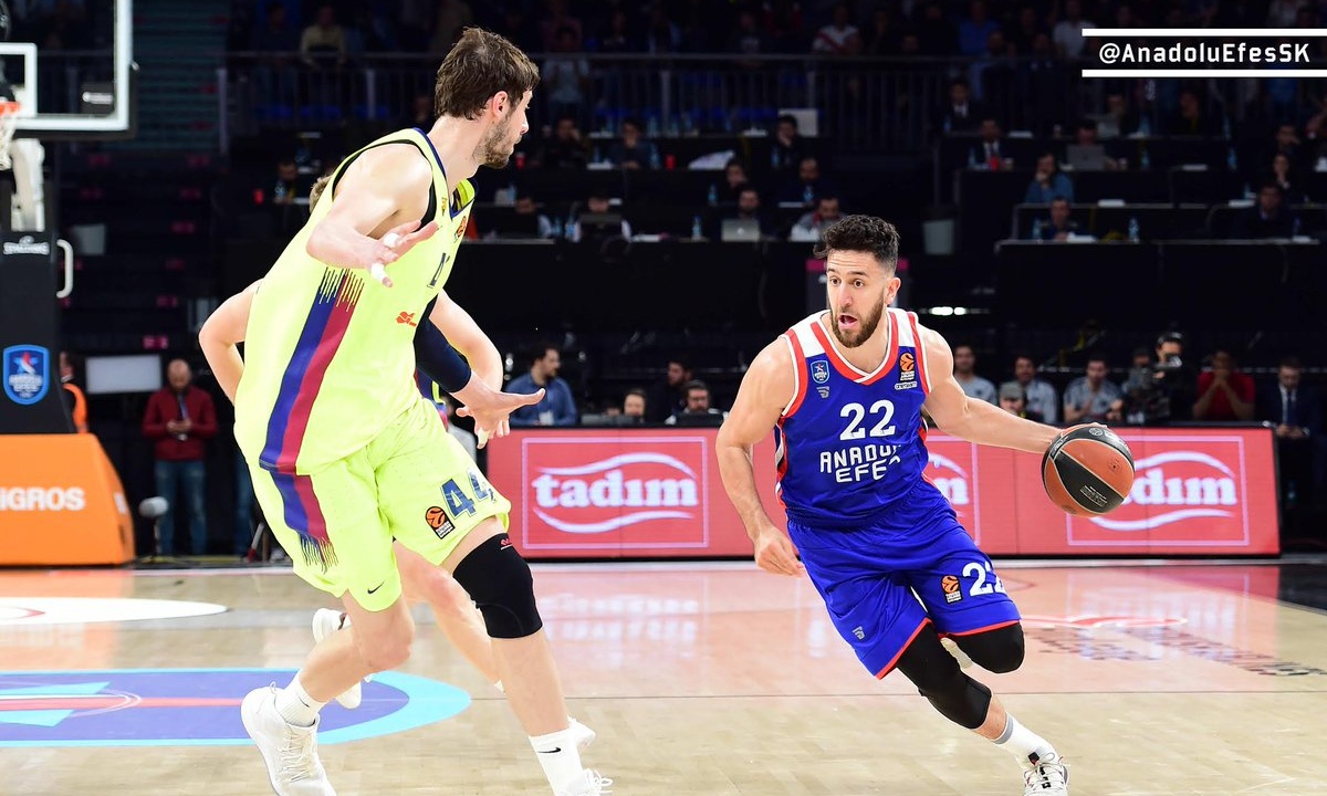Αναντόλου Εφές-Μπαρτσελόνα 75-68: Έκανε το πρώτο βήμα και βλέπει Final-4