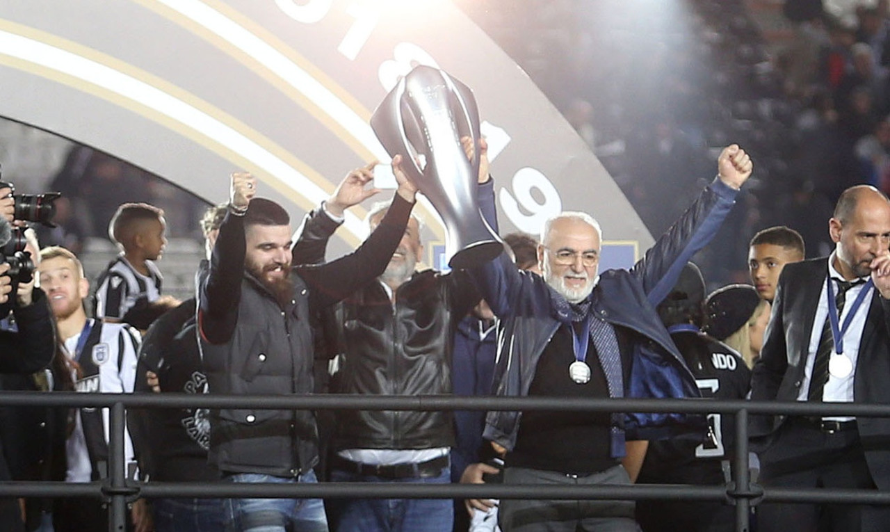Η ιδιαίτερη κίνηση του Γ. Σαββίδη: Χάρισε το μετάλλιο του πρωταθλητή (photos)