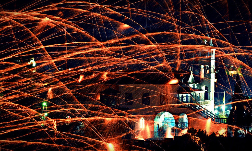 Κροτίδες και βεγγαλικά: Hλιθιότητα ή απλά ένα έθιμο;