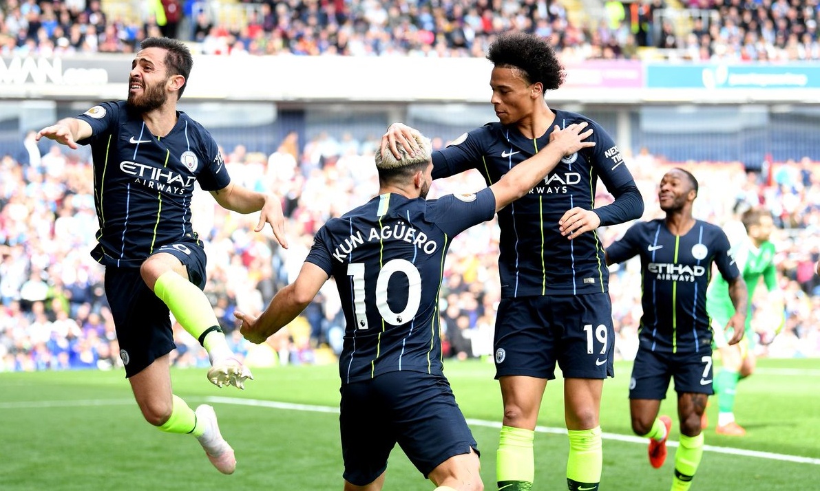 Βήμα τίτλου με Αγουέρο (video)