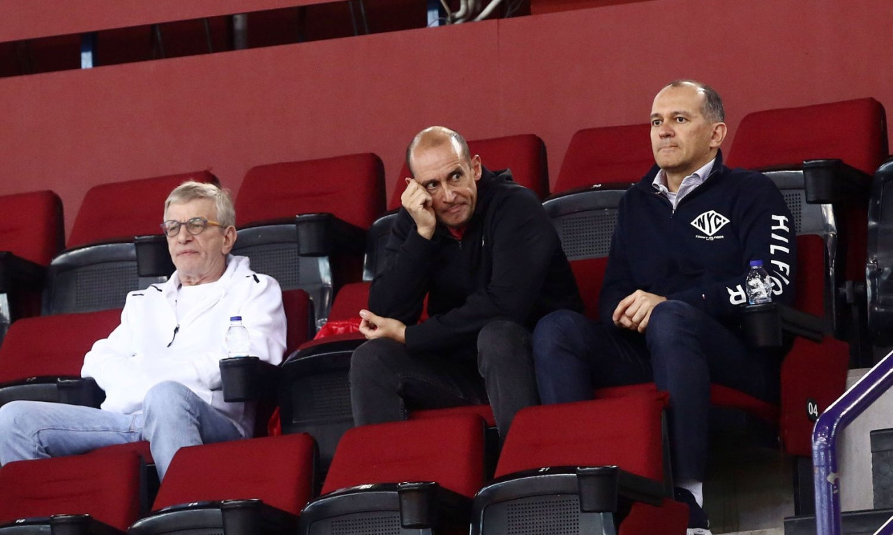 Οι Αγγελόπουλοι πρώτα τον μίκρυναν και τώρα τον ρίχνουν στην Α2…