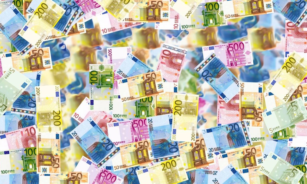 Η single μητέρα που βγαίνει με παντρεμένους κερδίζοντας χιλιάδες ευρώ (photos)