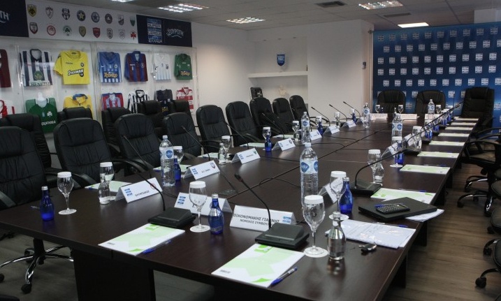 Super League: Επικυρώνει τη βαθμολογία την Πέμπτη (9/5)