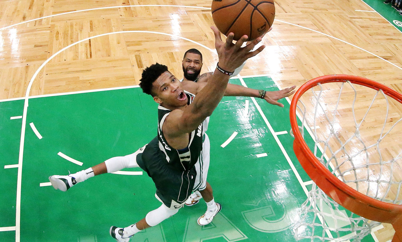 Επίδοση 35 ετών πέτυχε για τους Μπακς ο Γιάννης Αντετοκούνμπο! (photo)