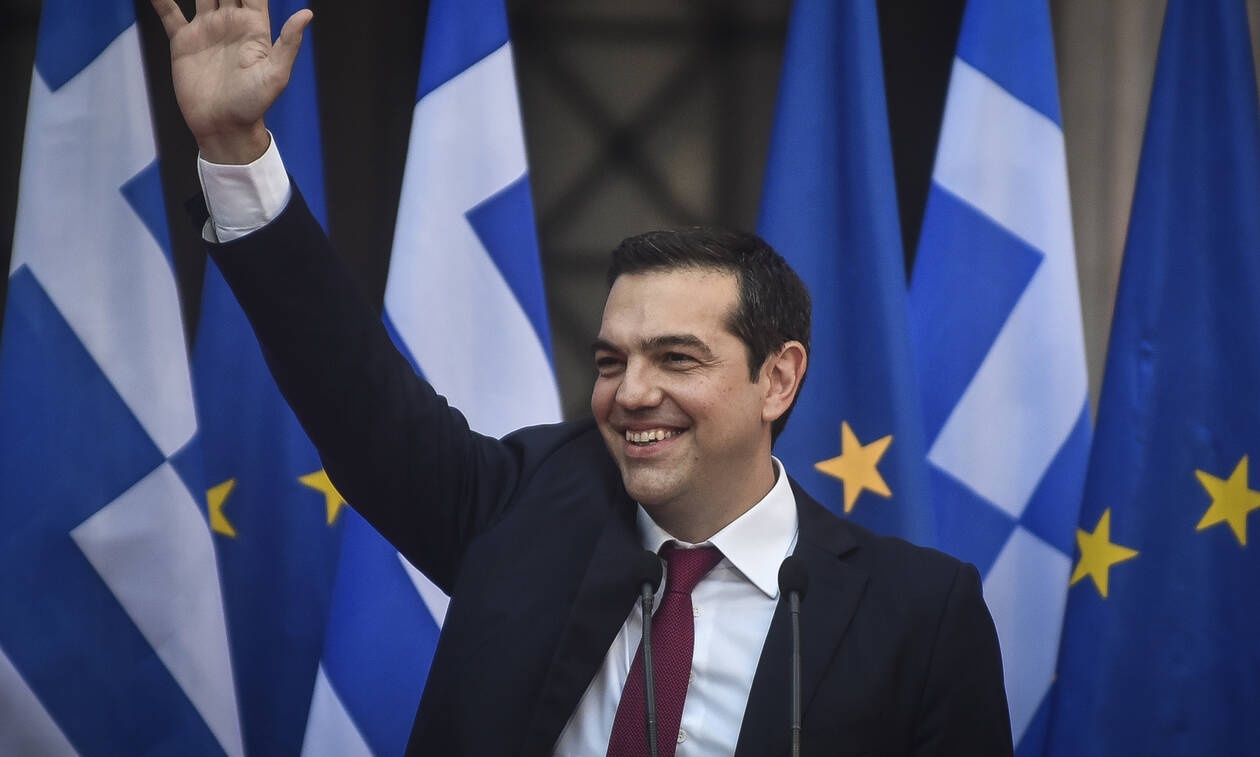 Τσίπρας: 13η σύνταξη, μείωση ΦΠΑ σε τρόφιμα, εστίαση και ενέργεια, κατάργηση εισφοράς αλληλεγγύης