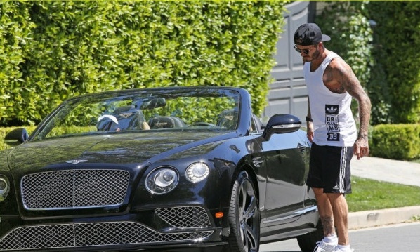 Ντέιβιντ Μπέκαμ: Του πήραν το δίπλωμα επειδή οδηγούσε μιλώντας στο κινητό