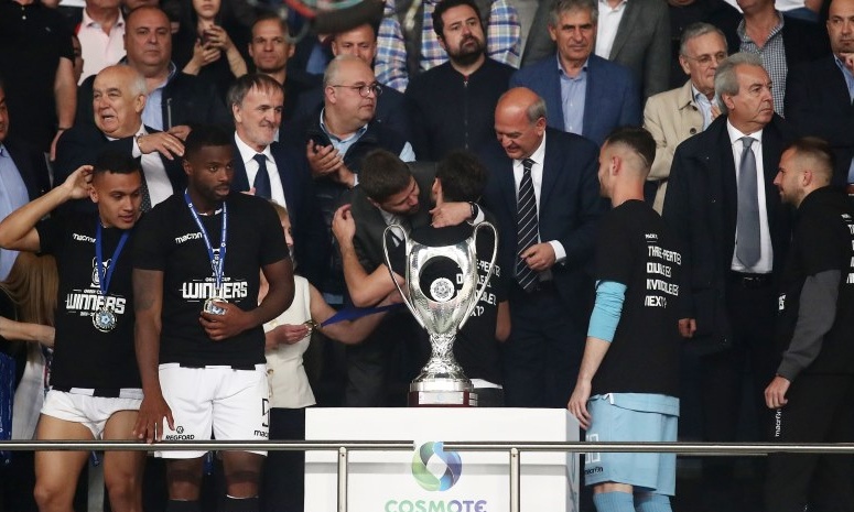 ΠΑΟΚ-ΑΕΚ: Οι μπλούζες των νικητών και το μήνυμα (photos)