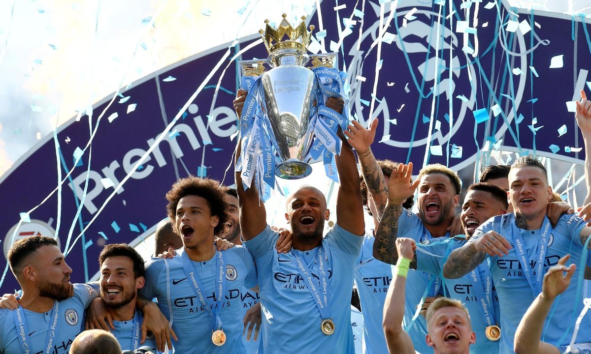 «Πολίτες» σε έκσταση! Η απονομή της Μάντσεστερ Σίτι (video)