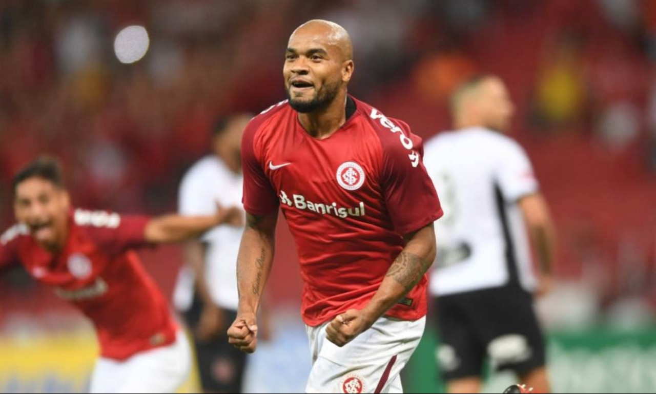 Ιντερνασιονάλ: «Δεν πωλείται ο Μολέδο»