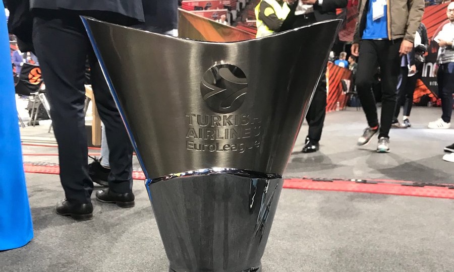 Αναντολού Εφές – ΤΣΣΚΑ Μόσχας: Οι πρώτες εικόνες του τελικού της Euroleague (photos+videos)