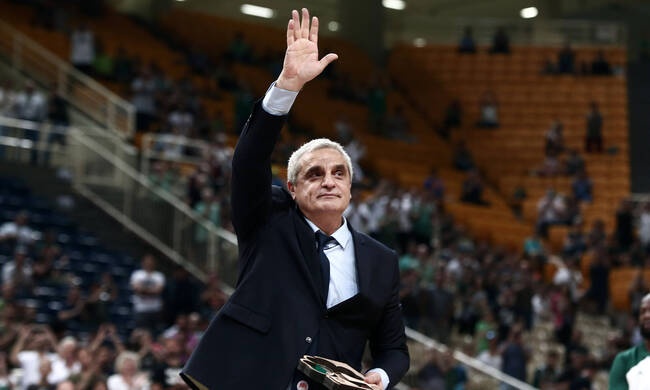 Η Θύρα 13 τίμησε τον Αργύρη Πεδουλάκη