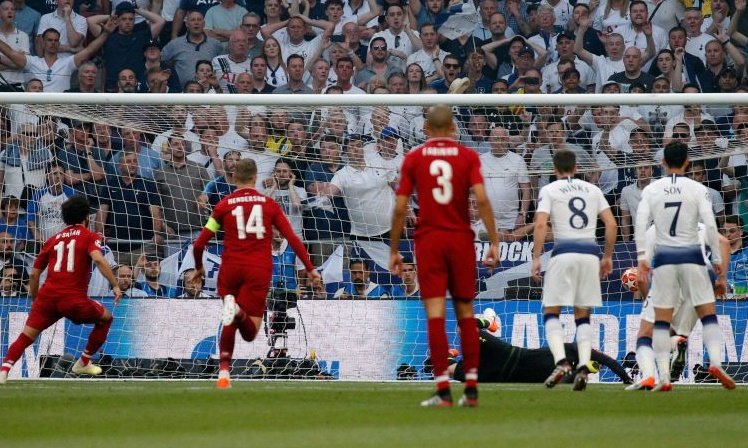 Τελικός Champions League 2019: Η σέξι εισβολέας τρέλανε κόσμο! (video+photo)
