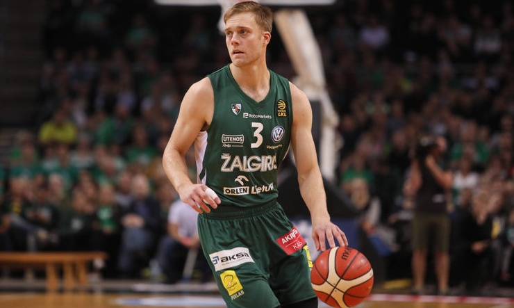 Κοντά στον Ουόλτερς η Μακάμπι (photo)