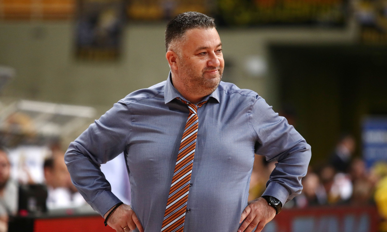 «Ξεσήκωσε» τον κόσμο της ΑΕΚ ο Γιατράς!