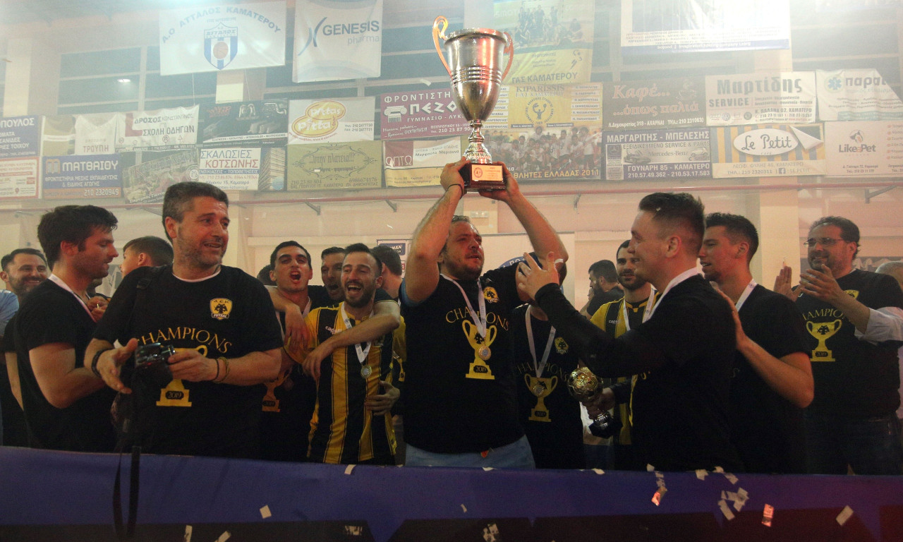 Αποθέωσαν τους πρωταθλητές του Futsal οι φίλοι της ΑΕΚ! (video)