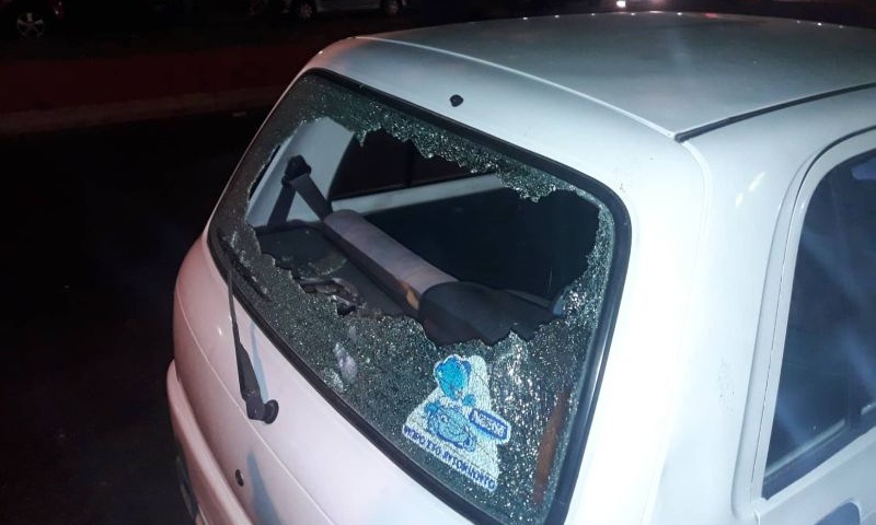 Καταστροφές έξω από το γήπεδο του Περιστερίου (video)