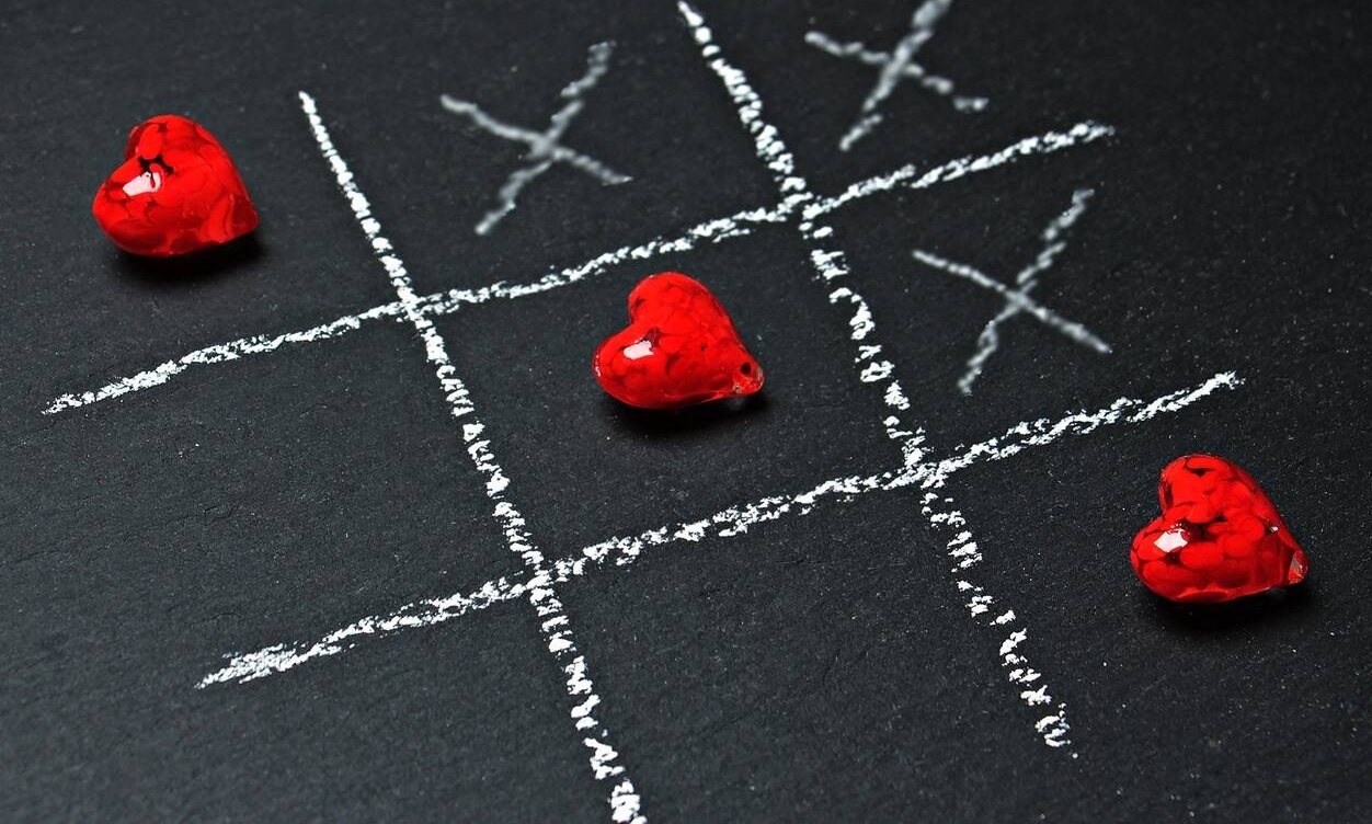 Ξόδεψε σε πλαστικές 15.000 λίρες για να μπει σε ερωτικό ριάλιτι–Την έκοψαν για τέταρτη φορά! (pics)