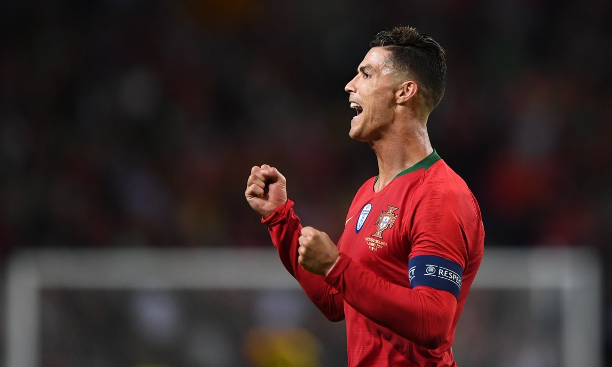 Κριστιάνο Ρονάλντο: «16 χρόνια οι αριθμοί μιλάνε από μόνοι τους» (photos+videos)