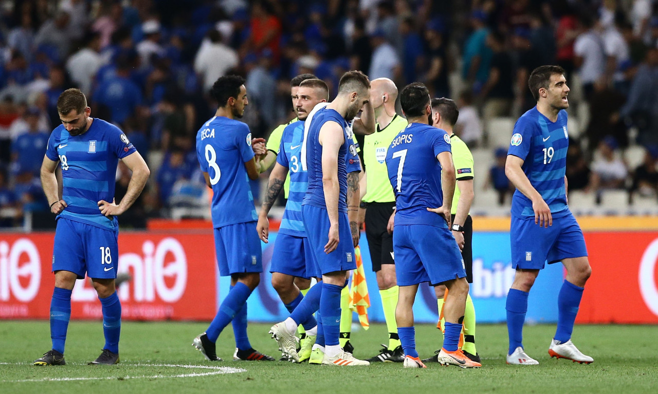 Ελλάδα-Αρμενία: Άδειο το ΟΑΚΑ λόγω βροχής (photos)