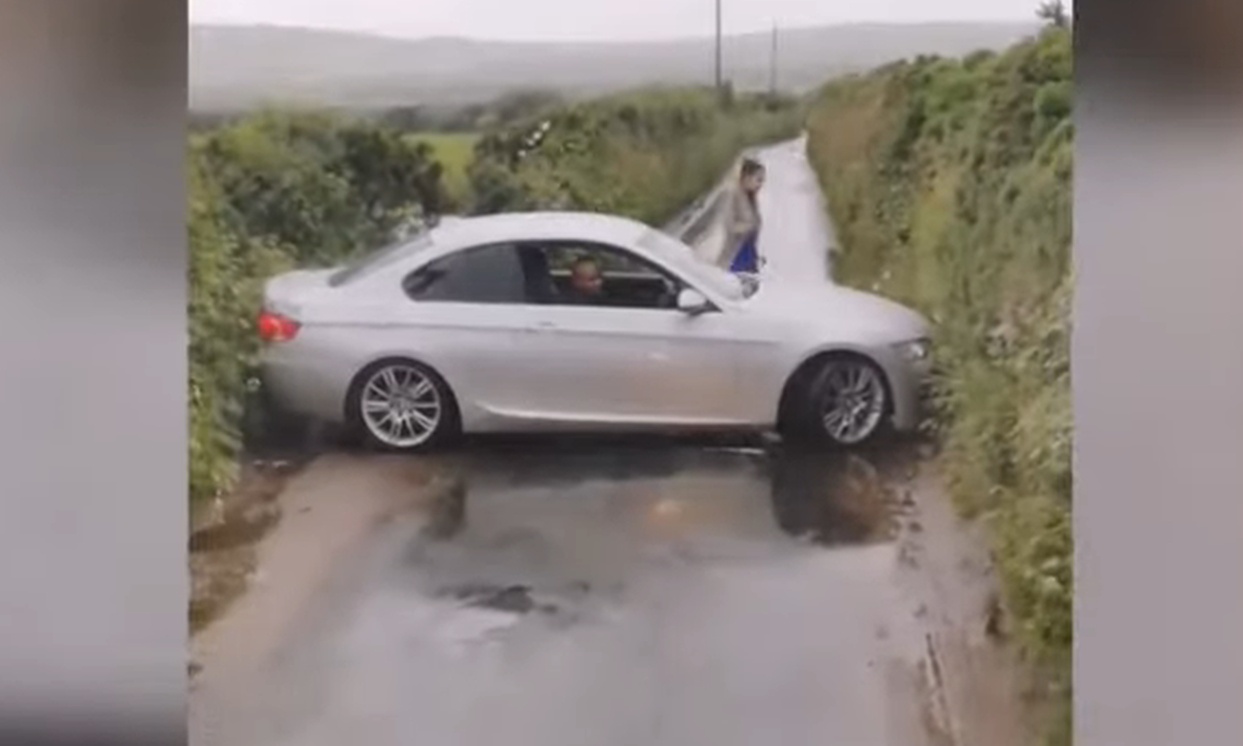 Επικό! Αυτή είναι η πιο στενή αναστροφή στον κόσμο (video)