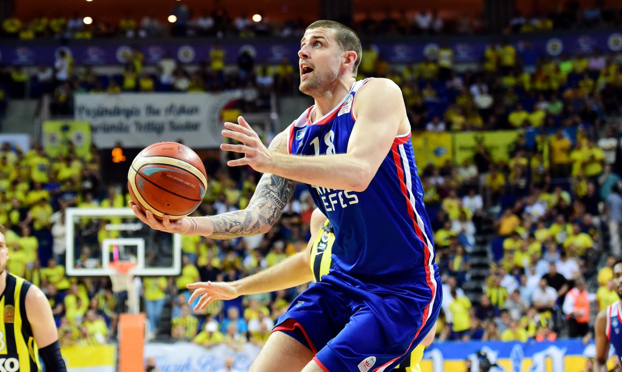 «Break» η εντυπωσιακή Εφές, συγκινητικό πανό για τον Σλούκα! (photo)