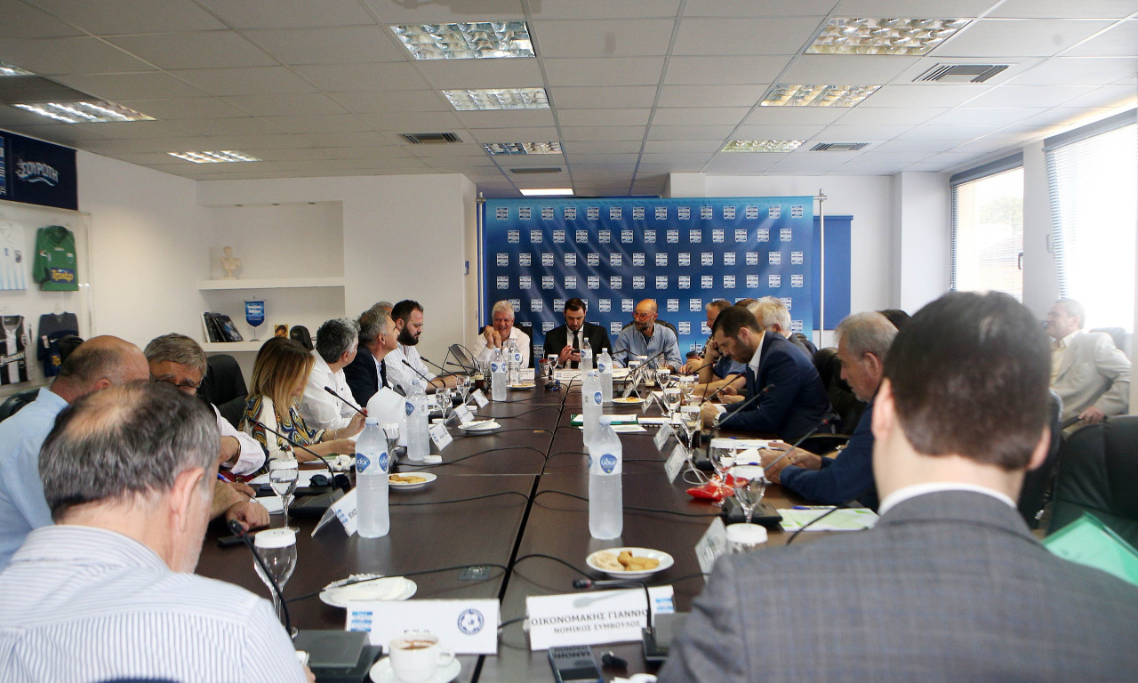 Super League: ΔΣ την Τρίτη με κρίσιμα θέματα στην ατζέντα