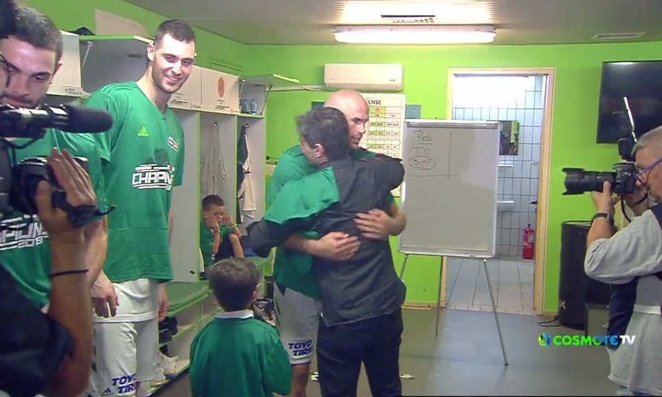 Παναθηναϊκός ΟΠΑΠ: Ο Δημήτρης Γιαννακόπουλος στα αποδυτήρια των πρωταθλητών