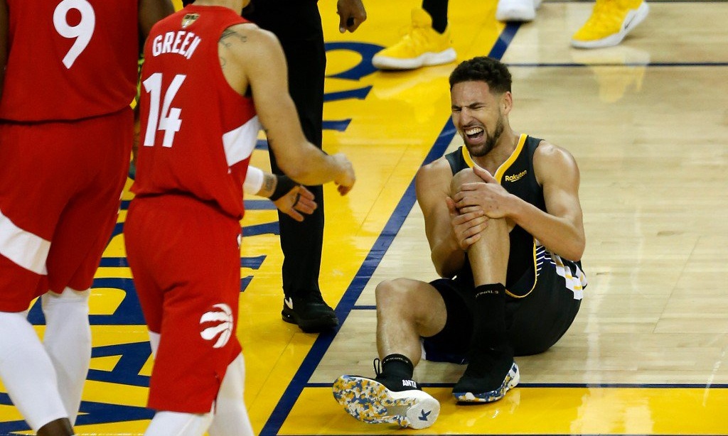 NBA: Σοκ στους Γουόριορς με Τόμπσον!