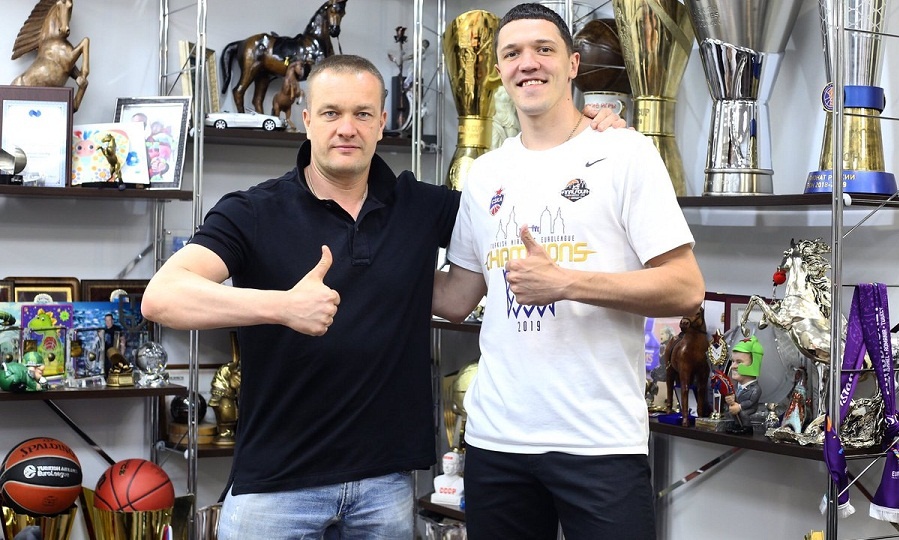 Παραμένει στην ΤΣΣΚΑ ο Αντόνοφ