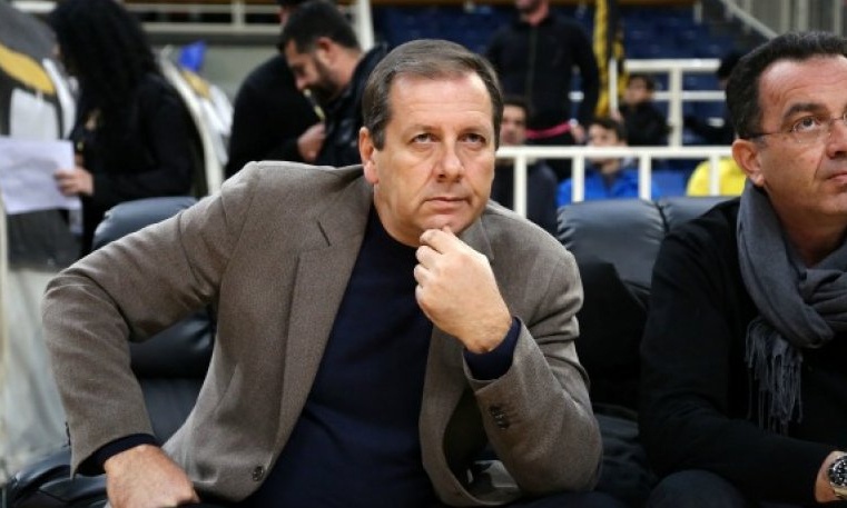 Καλά ξηγήθηκε ο Αγγελόπουλος