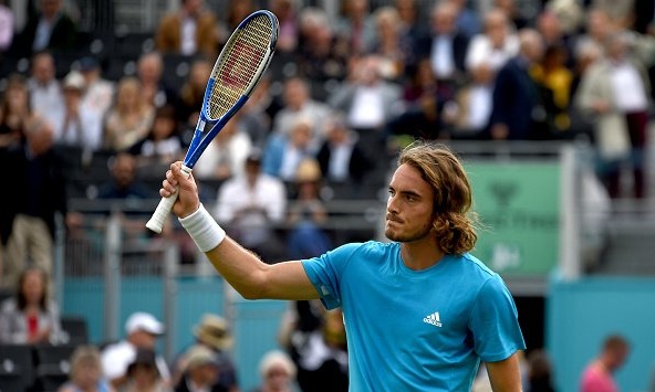 Στέφανος Τσιτσιπάς: Ανατροπή και πρόκριση στους «8» του Fever Tree Championships! (video+photos)