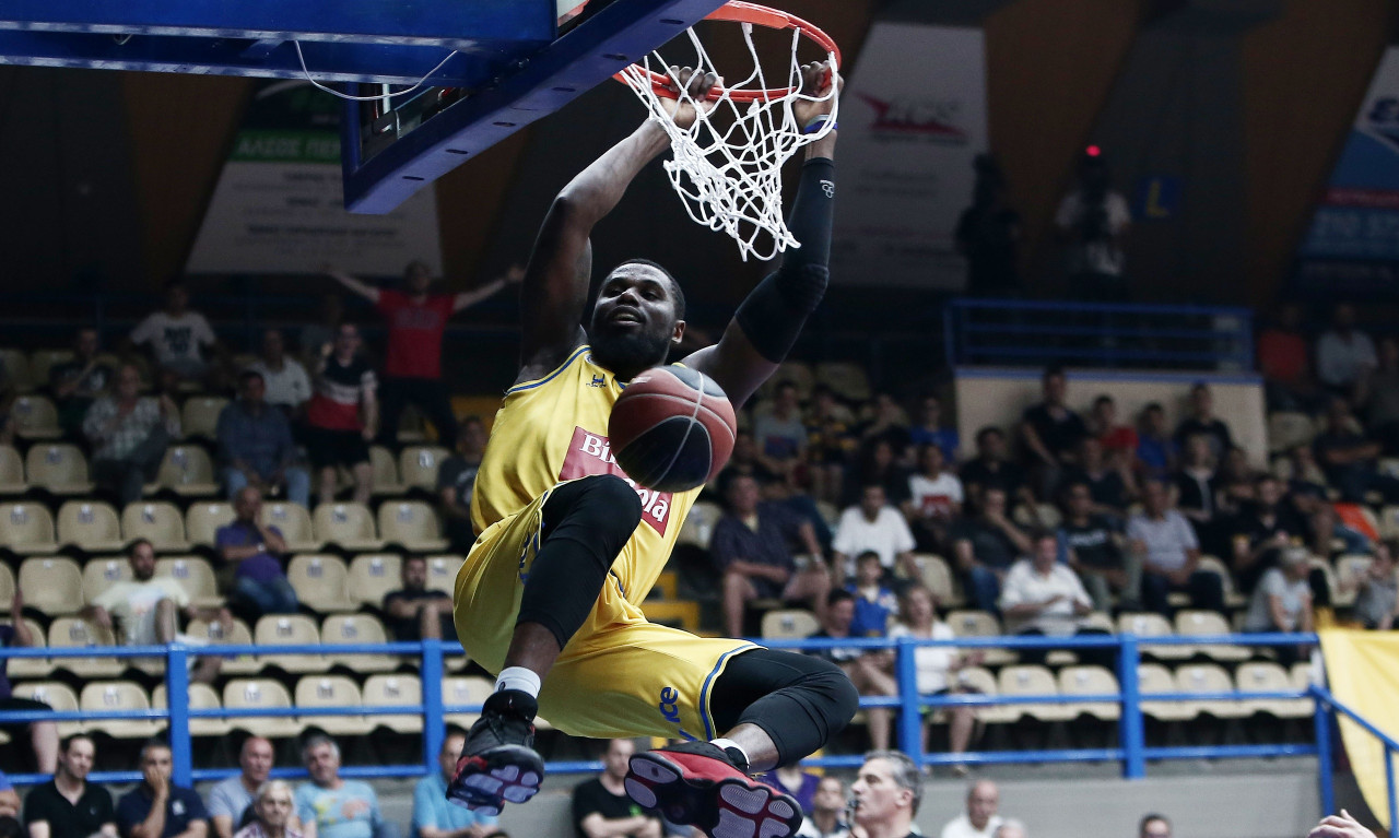 Περιστέρι: «Έδεσε» Μπέντιλ (photo)