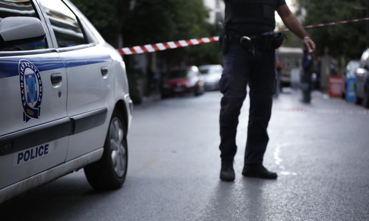Σοκ στην Αγία Παρασκευή: Σκότωσε τον πατέρα της με πολλές μαχαιριές κι επιχείρησε να αυτοκτονήσει