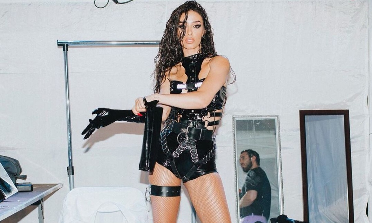 Η Ελένη Φουρέιρα «εγκαινιάζει» το φετινό καλοκαίρι με την πιο καυτή της φωτογραφία με μαγιό (photos)