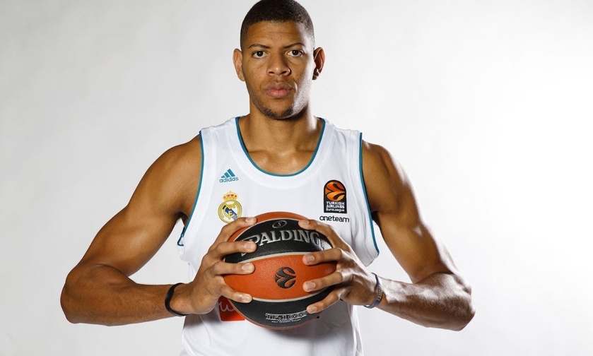 Ανανέωσε με Ρεάλ ο Ταβάρες