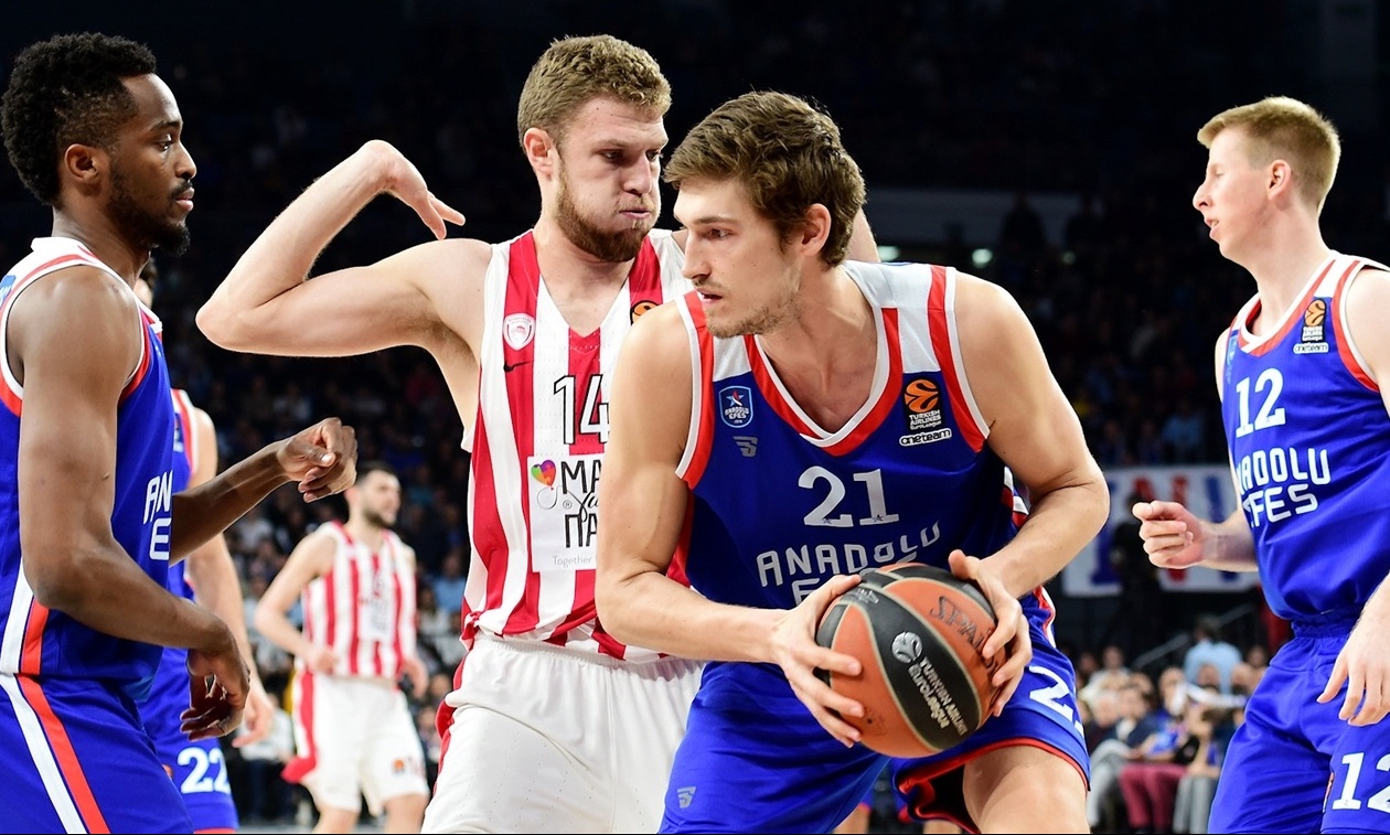 Euroleague: Έμεινε στην Εφές ο Πλάις (photo)