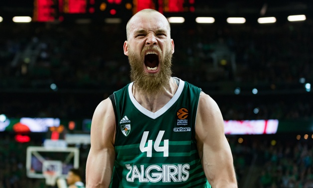 Κρεμάει τα παπούτσια του ο Καβαλιάουσκας (video+photos)