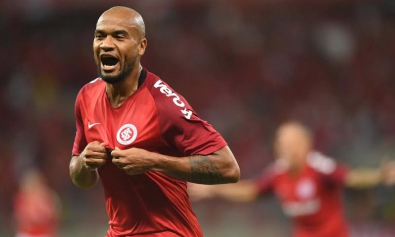 Ανανέωσε με Ιντερνασιονάλ ο Μολέδο (photos+video)