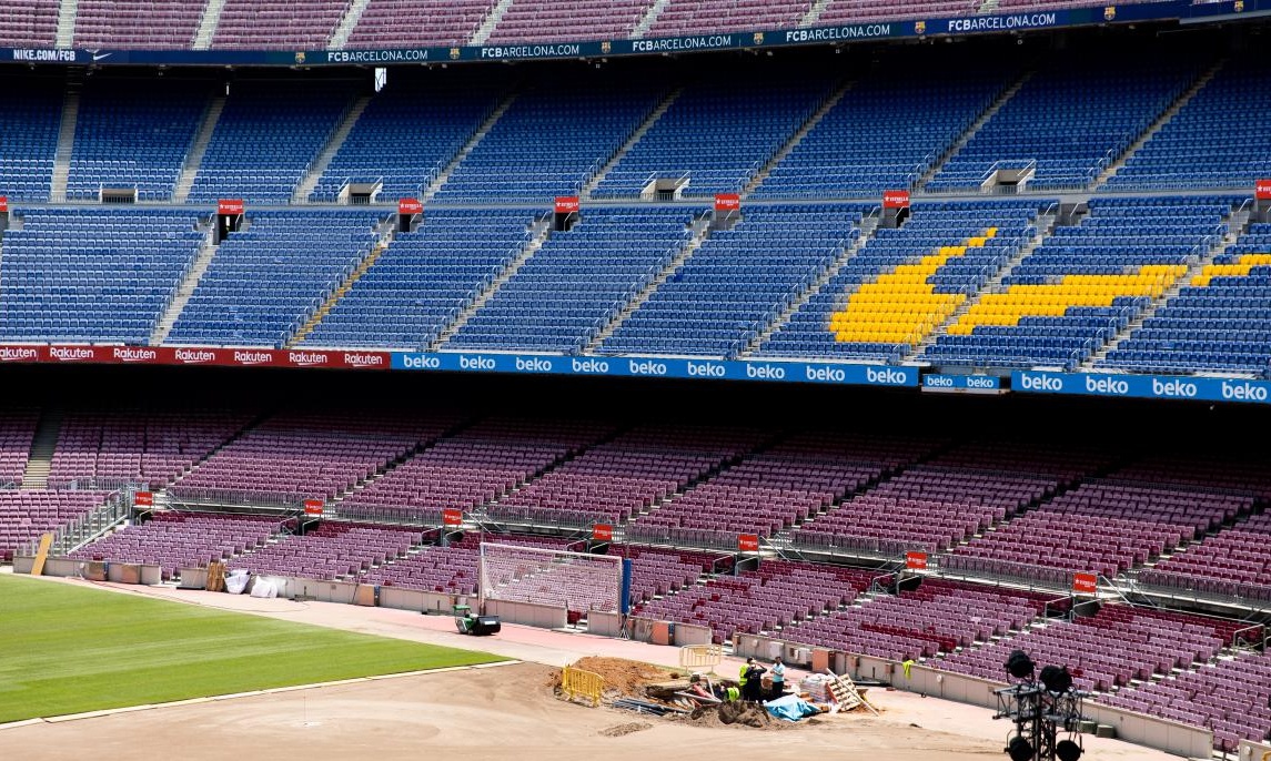 Μπαρτσελόνα: Αλλάζει το χορτάρι στο «Καμπ Νου» (photos)