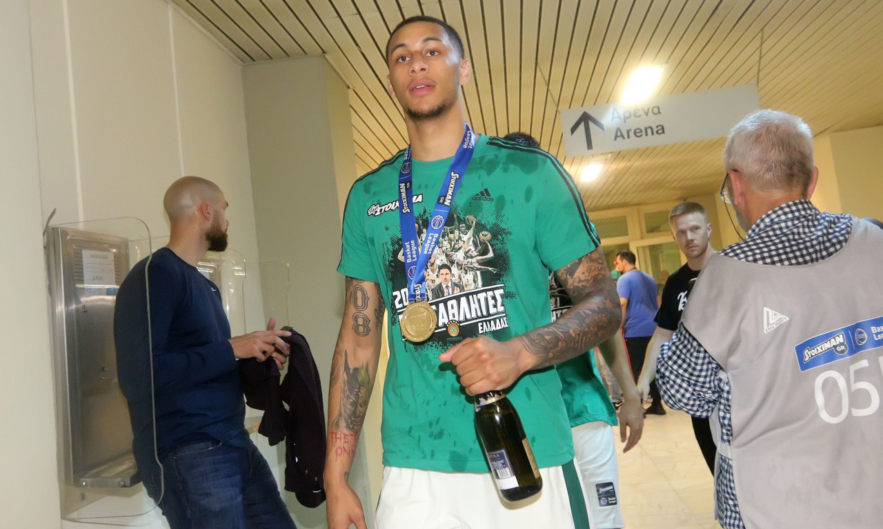 Συνεχίζει στη Γαλατάσαραϊ ο Ζακ Όγκαστ