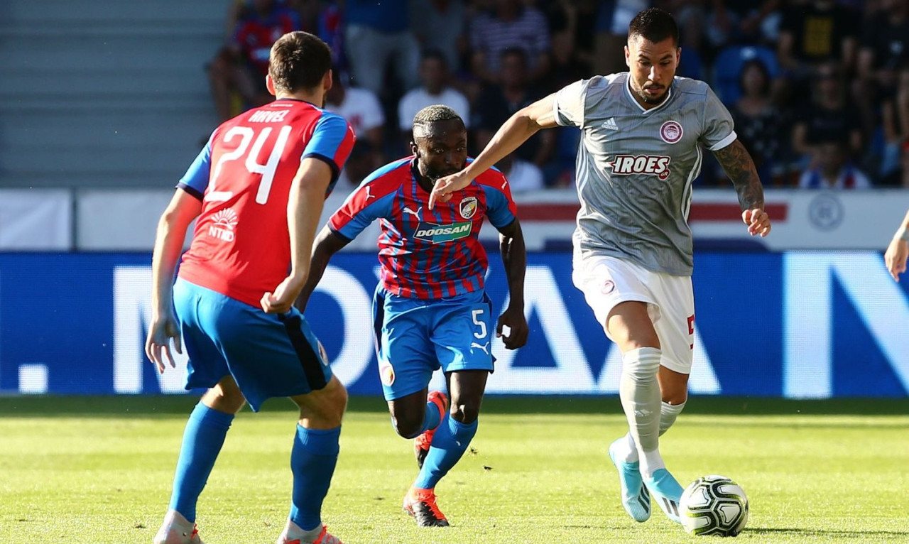 Live Chat Βικτόρια Πλζεν-Ολυμπιακός 0-0 (τελικό)